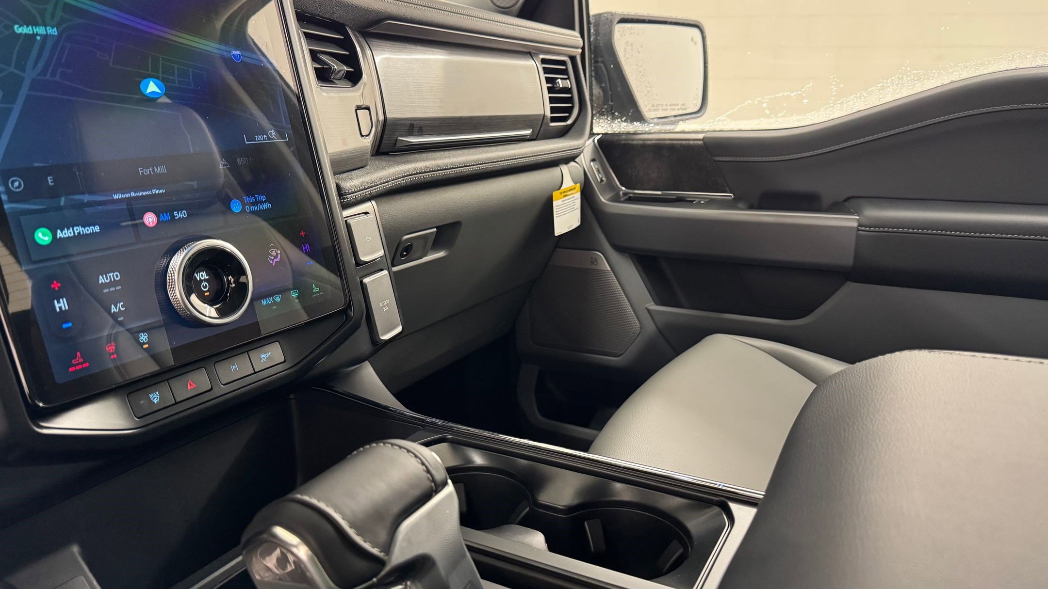 New 2025 Ford F150 Lightning Flash image 30