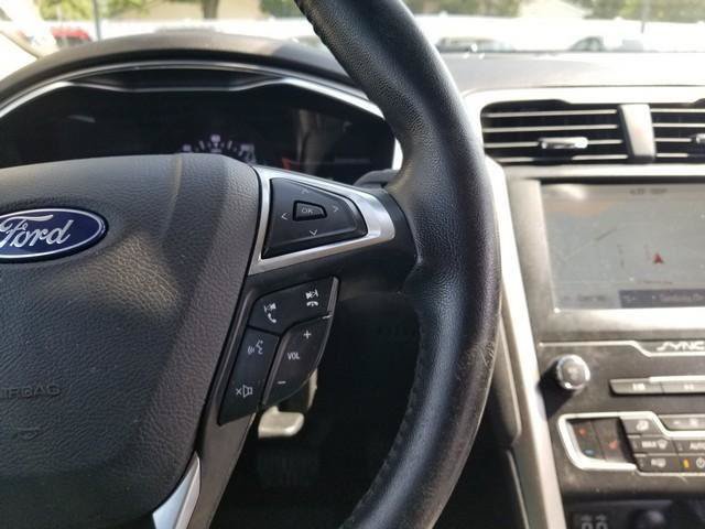 Used 2019 Ford Fusion SEL FWD image 25