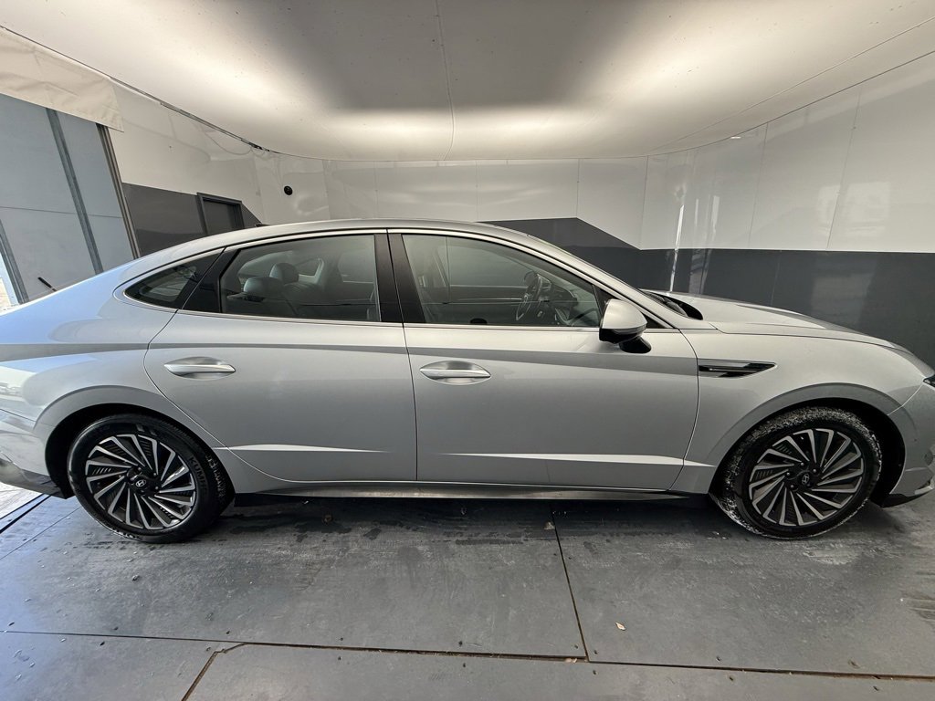 Used 2024 Hyundai Sonata Limited image 13