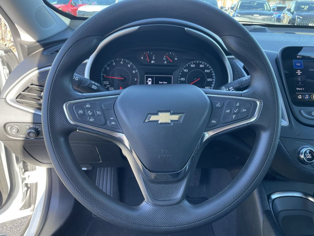 Used 2023 Chevrolet Malibu LT FWD image 15