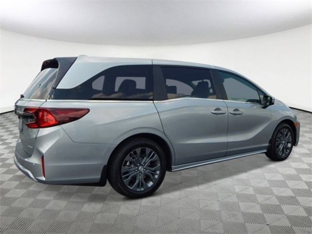 New 2026 Honda Odyssey Touring image 3