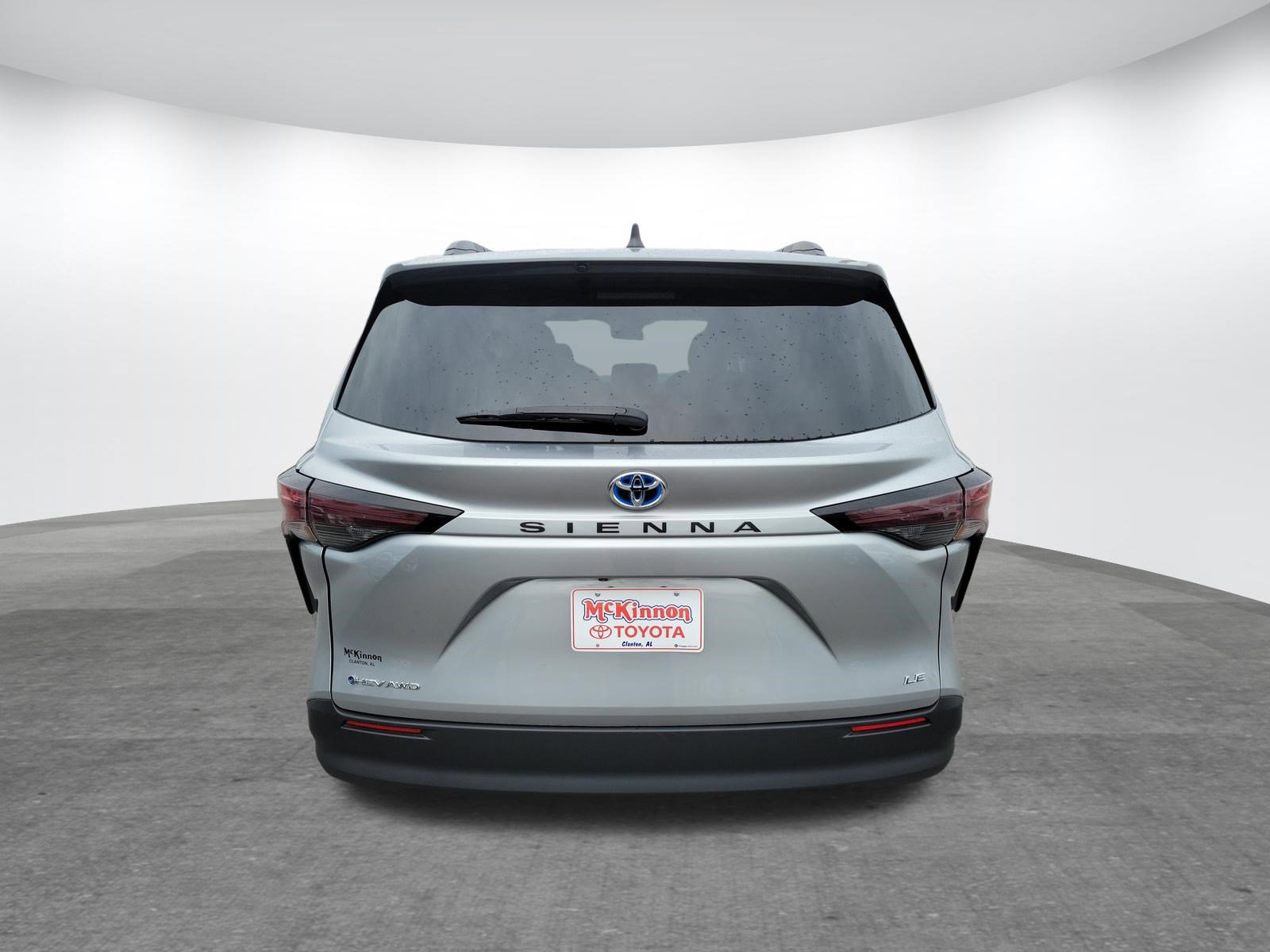 Used 2025 Toyota Sienna LE AWD/4WD image 6