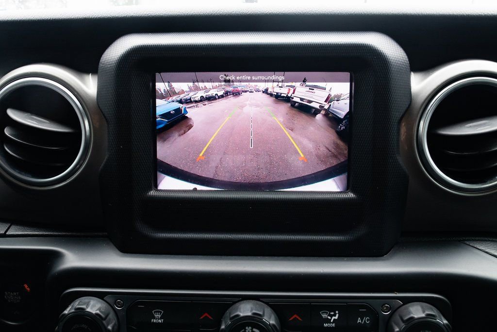 Used 2020 Jeep Wrangler Unlimited Sahara image 14