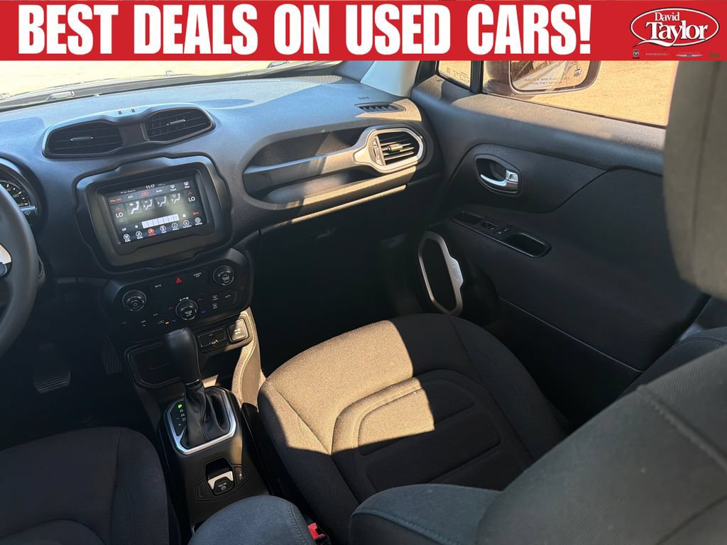 Used 2018 Jeep Renegade Latitude FWD image 23
