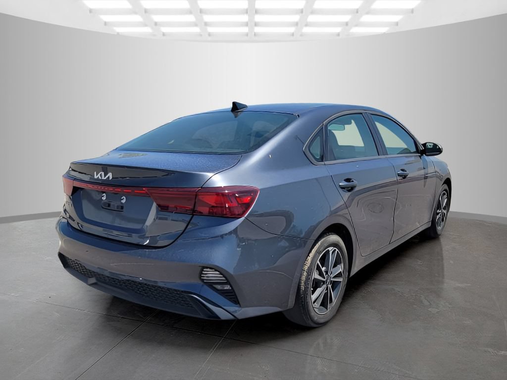 Used 2024 Kia Forte LXS w/ LXS Technology Package FWD image 5