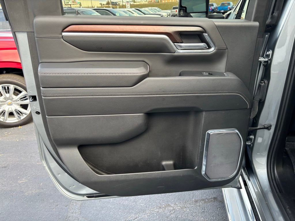 Used 2024 GMC Sierra 3500 Denali w/ Technology Package image 26