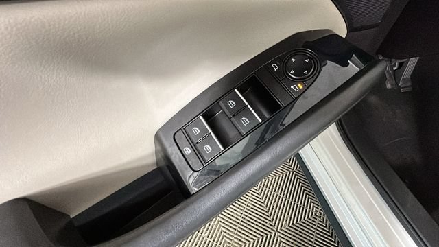 Used 2019 MAZDA MAZDA3 Sedan w/ Select Package FWD image 10