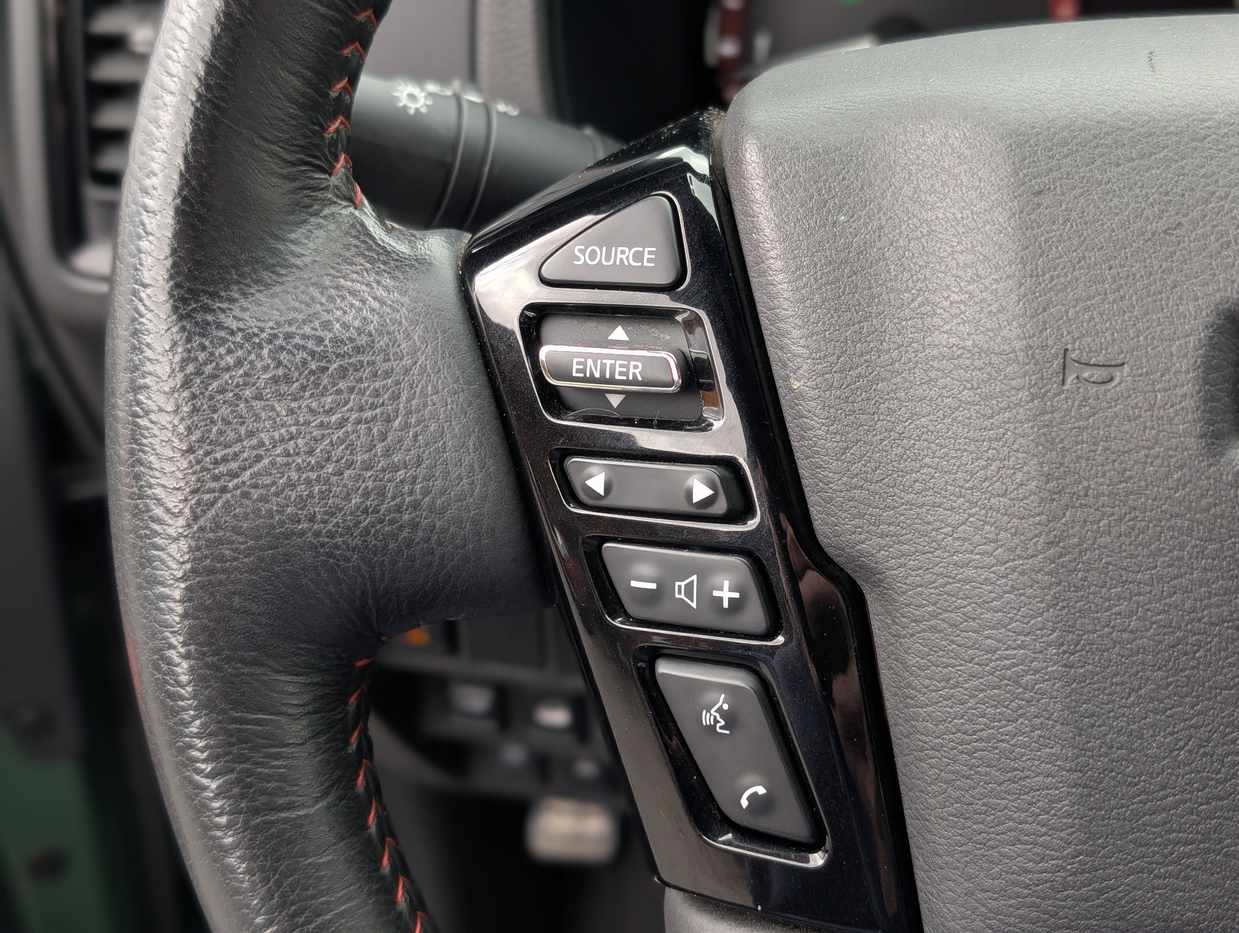 Used 2023 Nissan Frontier PRO-4X w/ Pro Convenience Package image 22