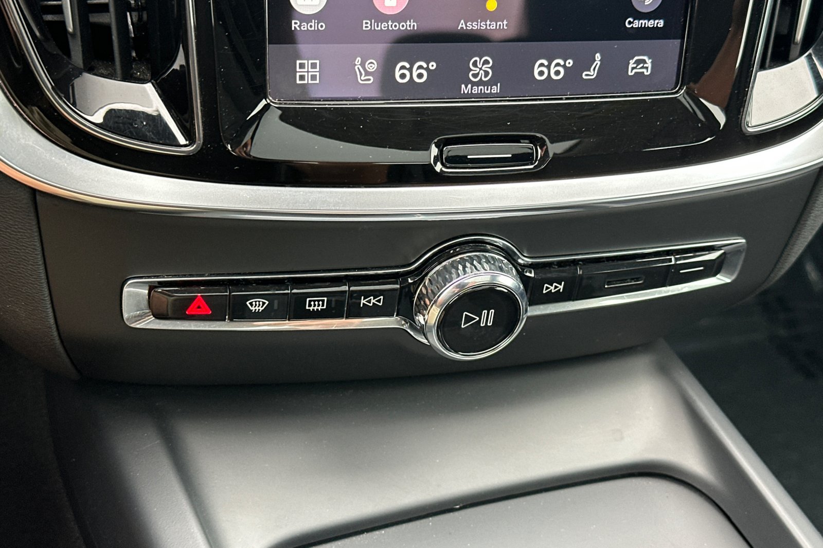 Certified 2025 Volvo S60 B5 Core FWD image 23