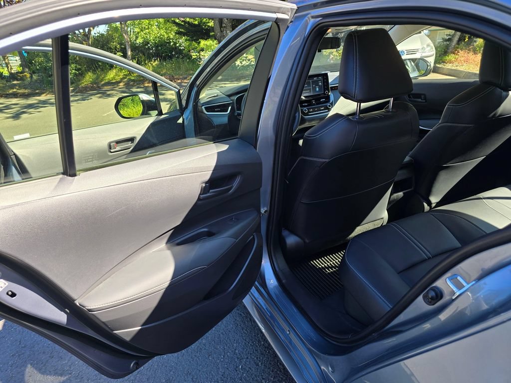 Used 2022 Toyota Corolla LE w/ Premium Interior Package FWD image 9