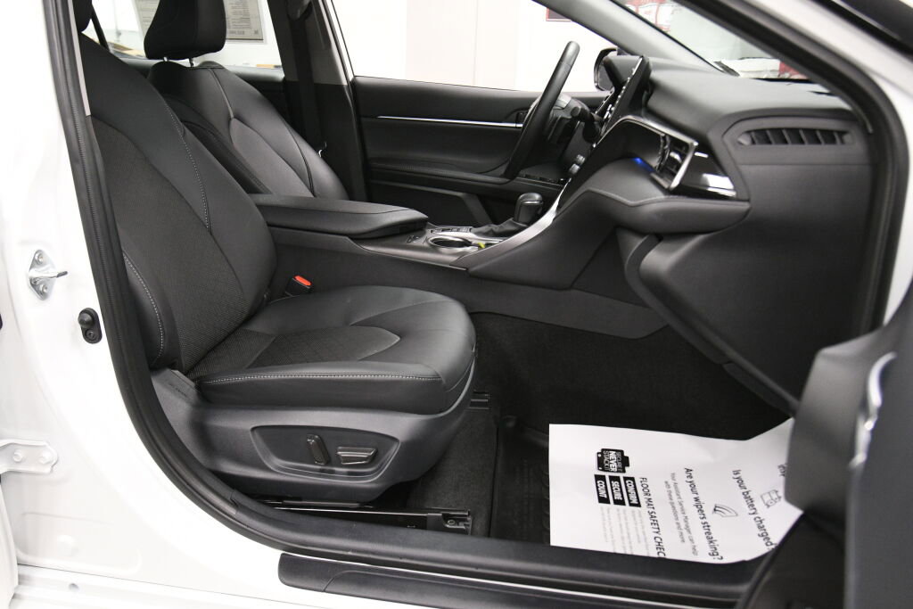 Used 2023 Toyota Camry XSE w/ Cold Weather Package image 25