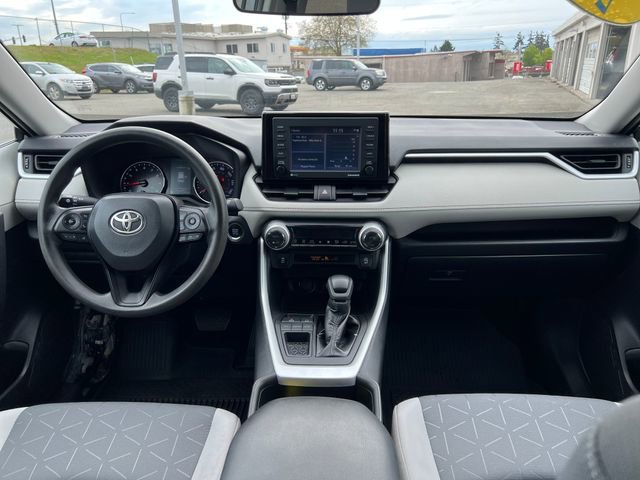 Used 2022 Toyota RAV4 XLE w/ Convenience Package FWD image 15