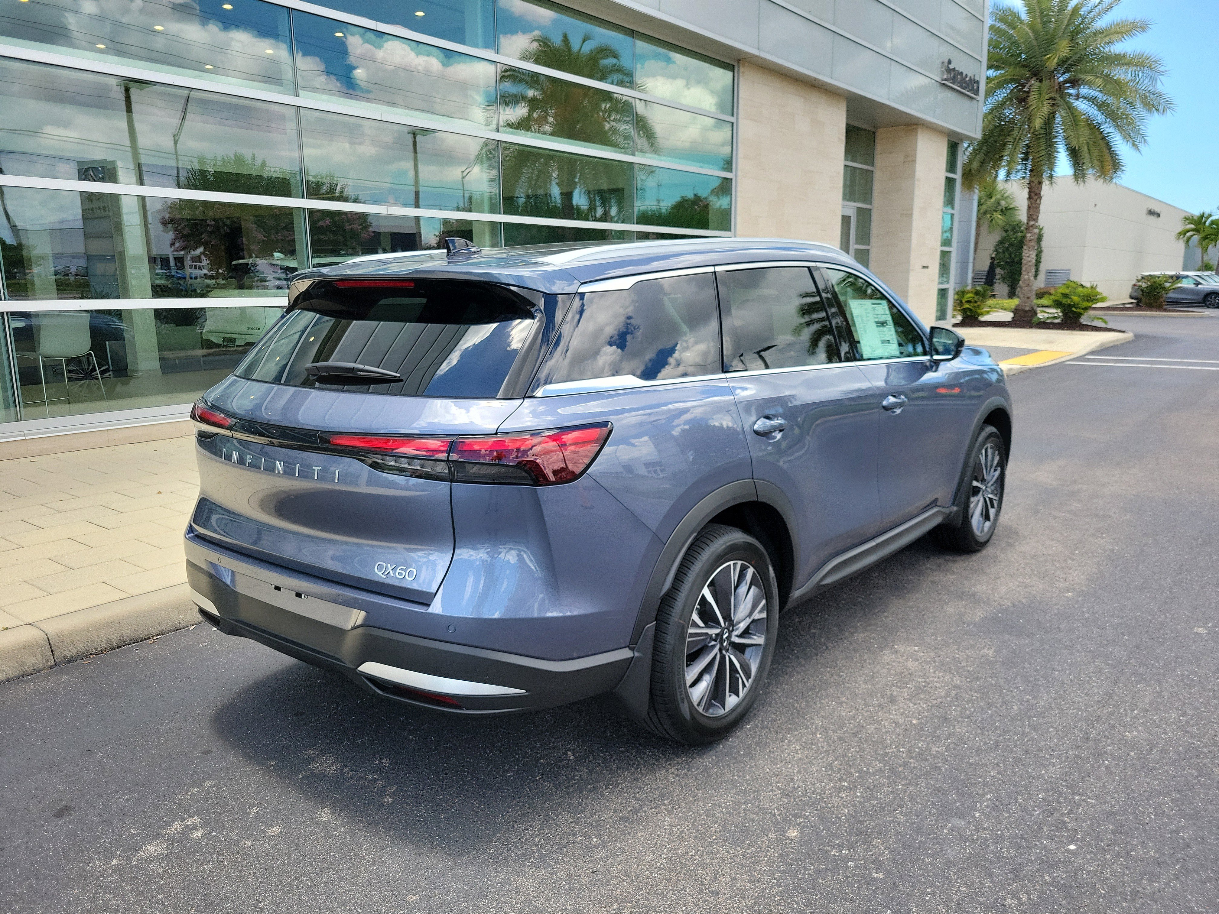 New 2027 INFINITI QX60 Luxe w/ Cargo Package FWD image 4