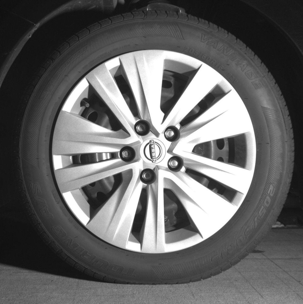 Used 2025 Nissan Sentra S image 12