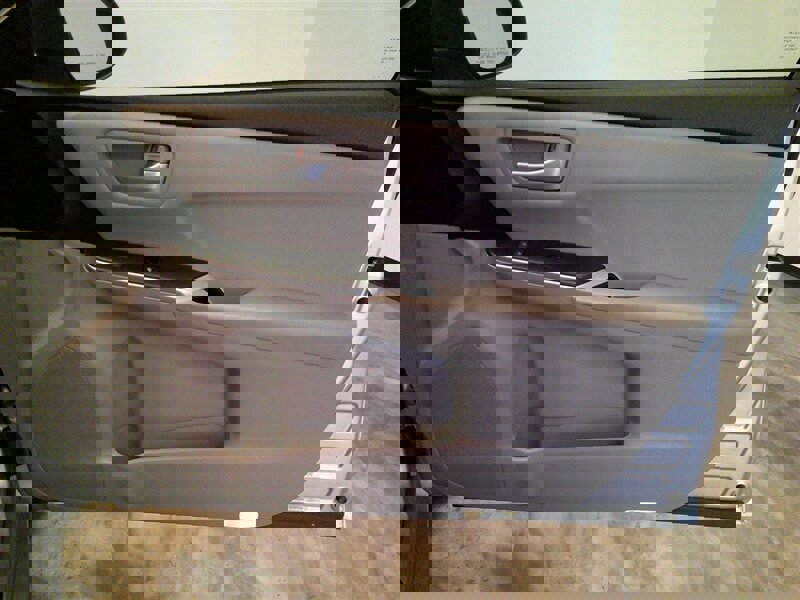 Used 2017 Toyota Camry LE image 31