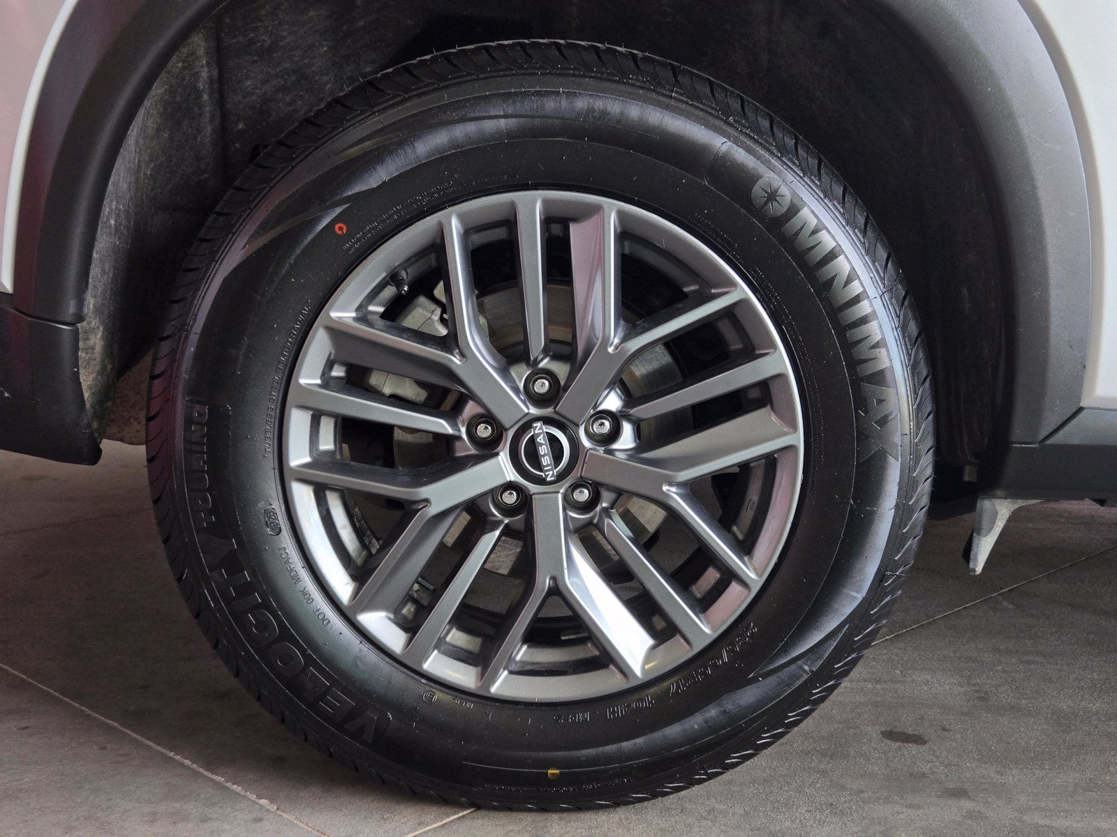 Used 2024 Nissan Rogue S FWD image 5