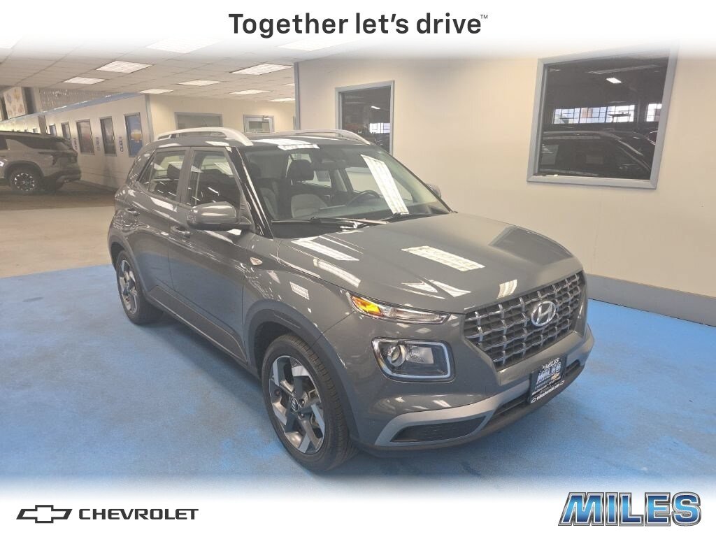 Used 2025 Hyundai Venue SEL