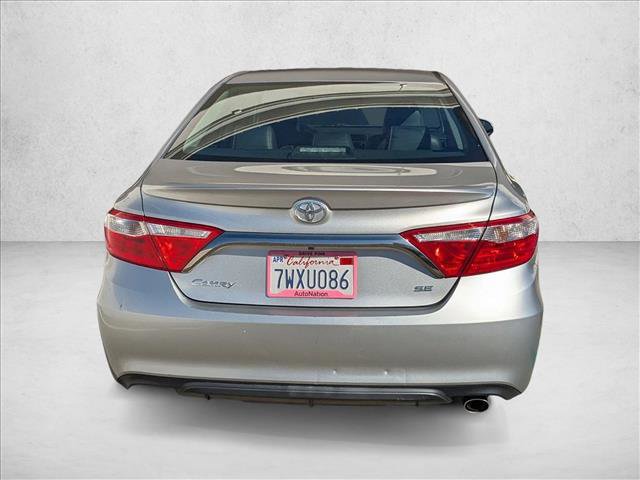 Used 2016 Toyota Camry SE image 5