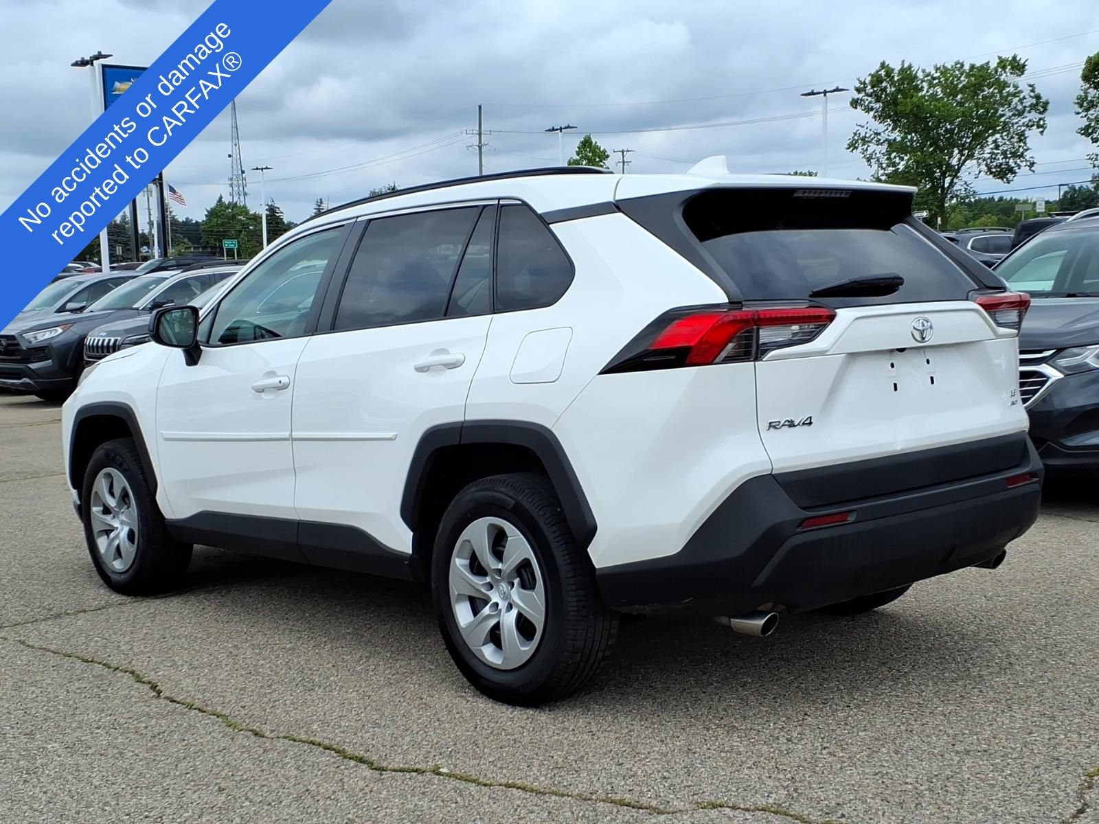 Used 2019 Toyota RAV4 LE AWD/4WD image 8