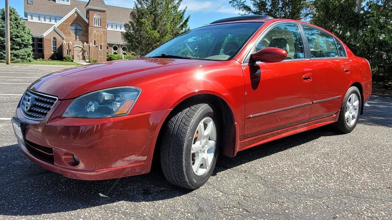 Used 2005 Nissan Altima 3.5 SL FWD image 2