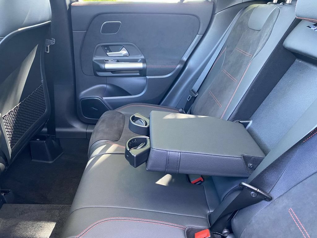 Used 2025 Mercedes-Benz GLA 250 image 21