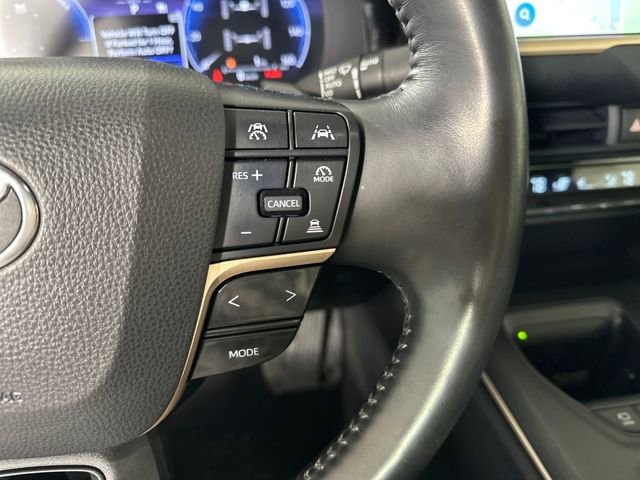 Used 2023 Toyota Crown Platinum image 16