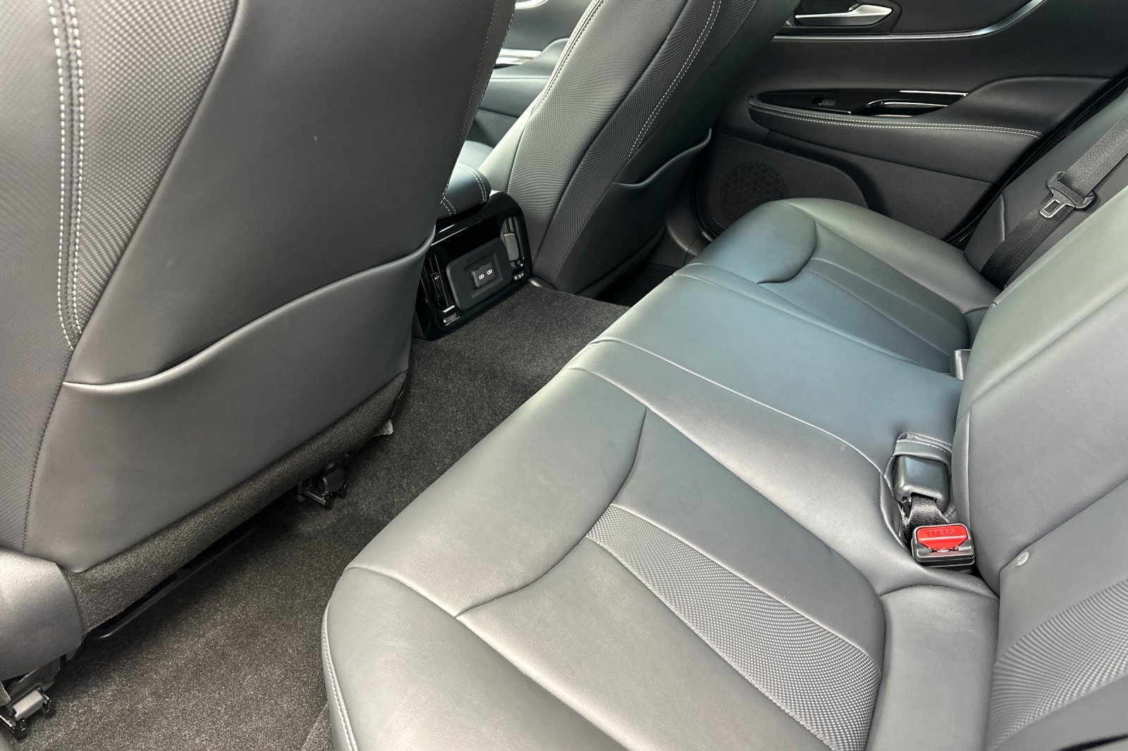 Used 2024 Toyota Mirai XLE image 12