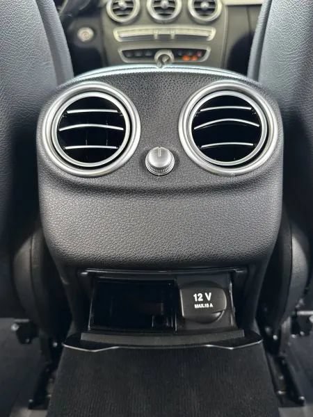 Used 2019 Mercedes-Benz C 300 Sedan image 33