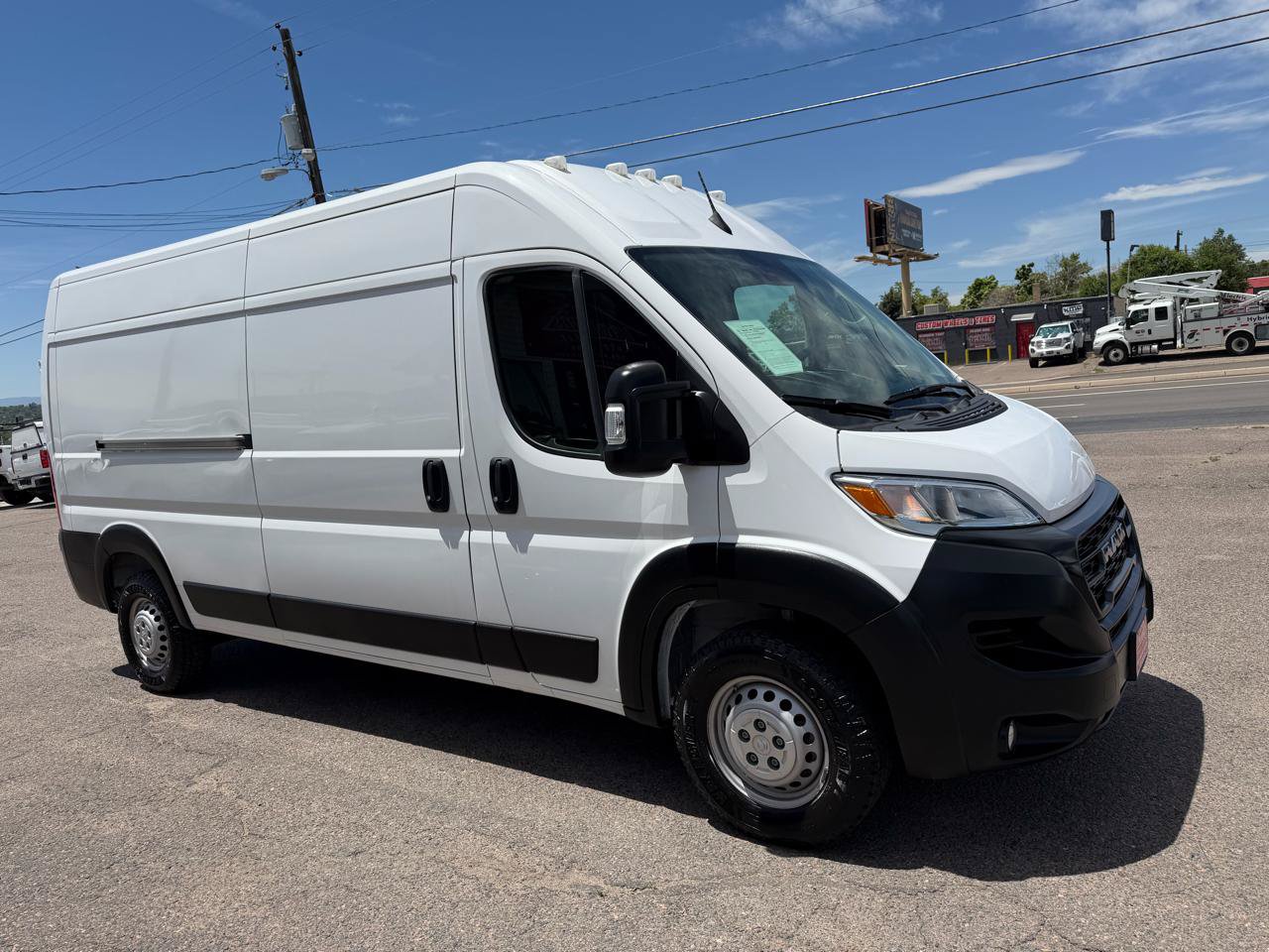 Used 2024 RAM ProMaster 2500 w/ Convenience Group FWD image 2