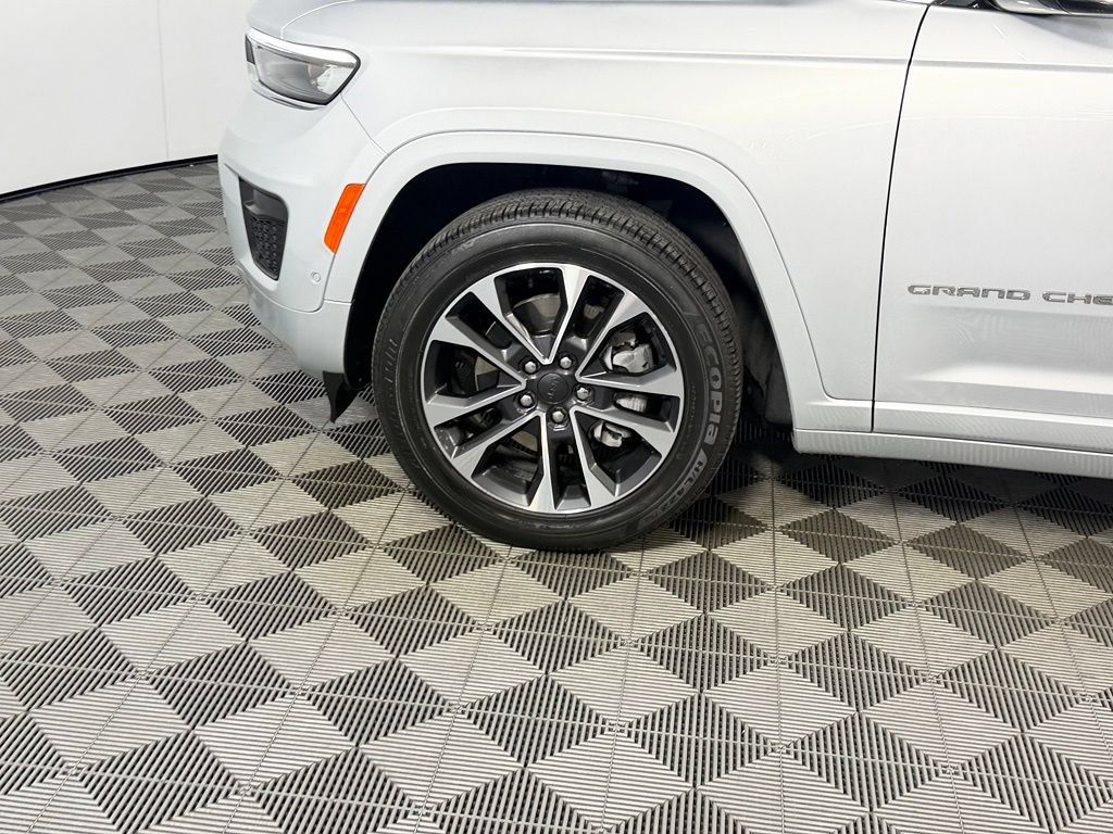 Used 2023 Jeep Grand Cherokee L Overland AWD/4WD image 12
