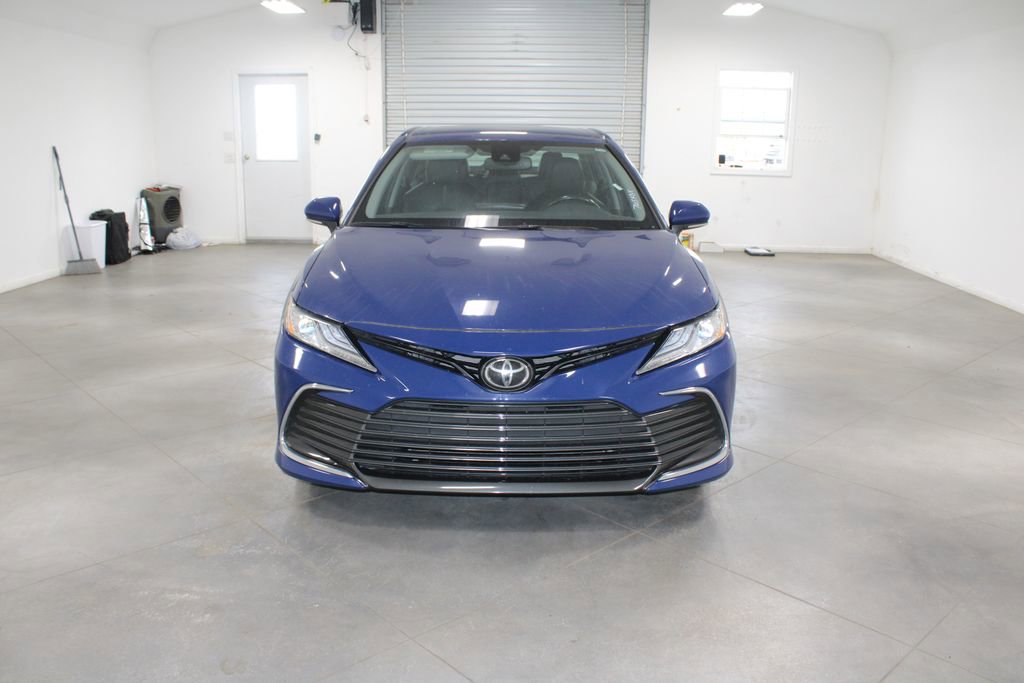 Used 2024 Toyota Camry XLE image 3