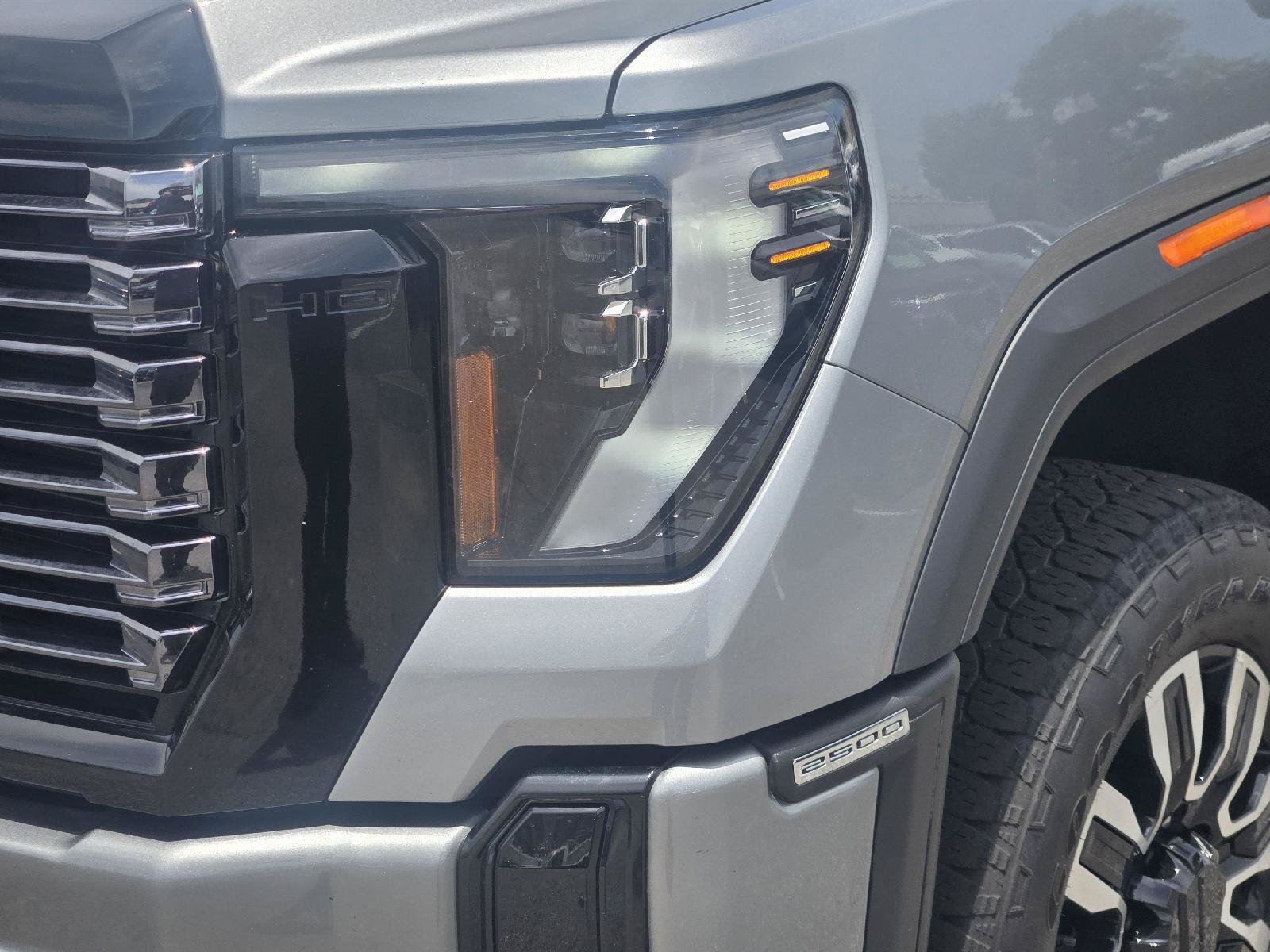 Used 2025 GMC Sierra 2500 Denali Ultimate w/ Max Trailering Package AWD/4WD image 10