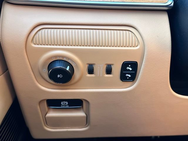 Used 2024 Jeep Grand Wagoneer Series III AWD/4WD image 19