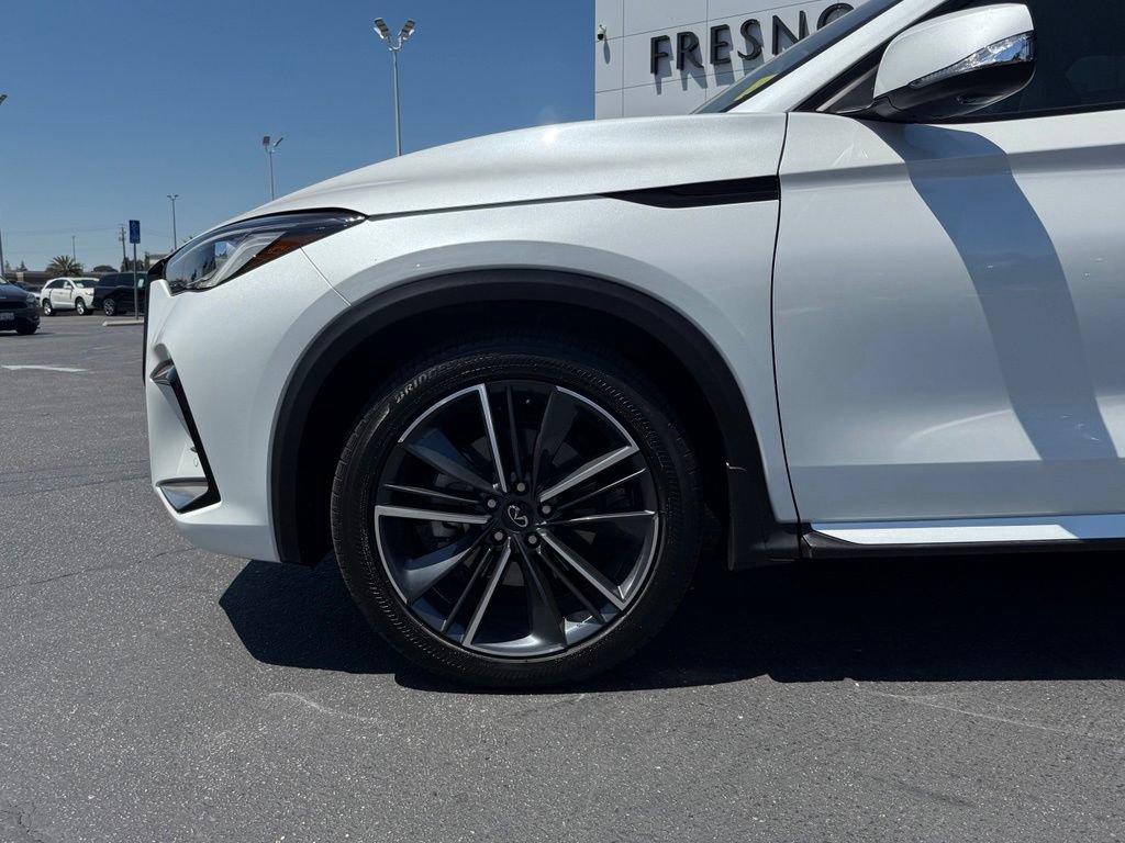 Used 2025 INFINITI QX50 Sport AWD/4WD image 5