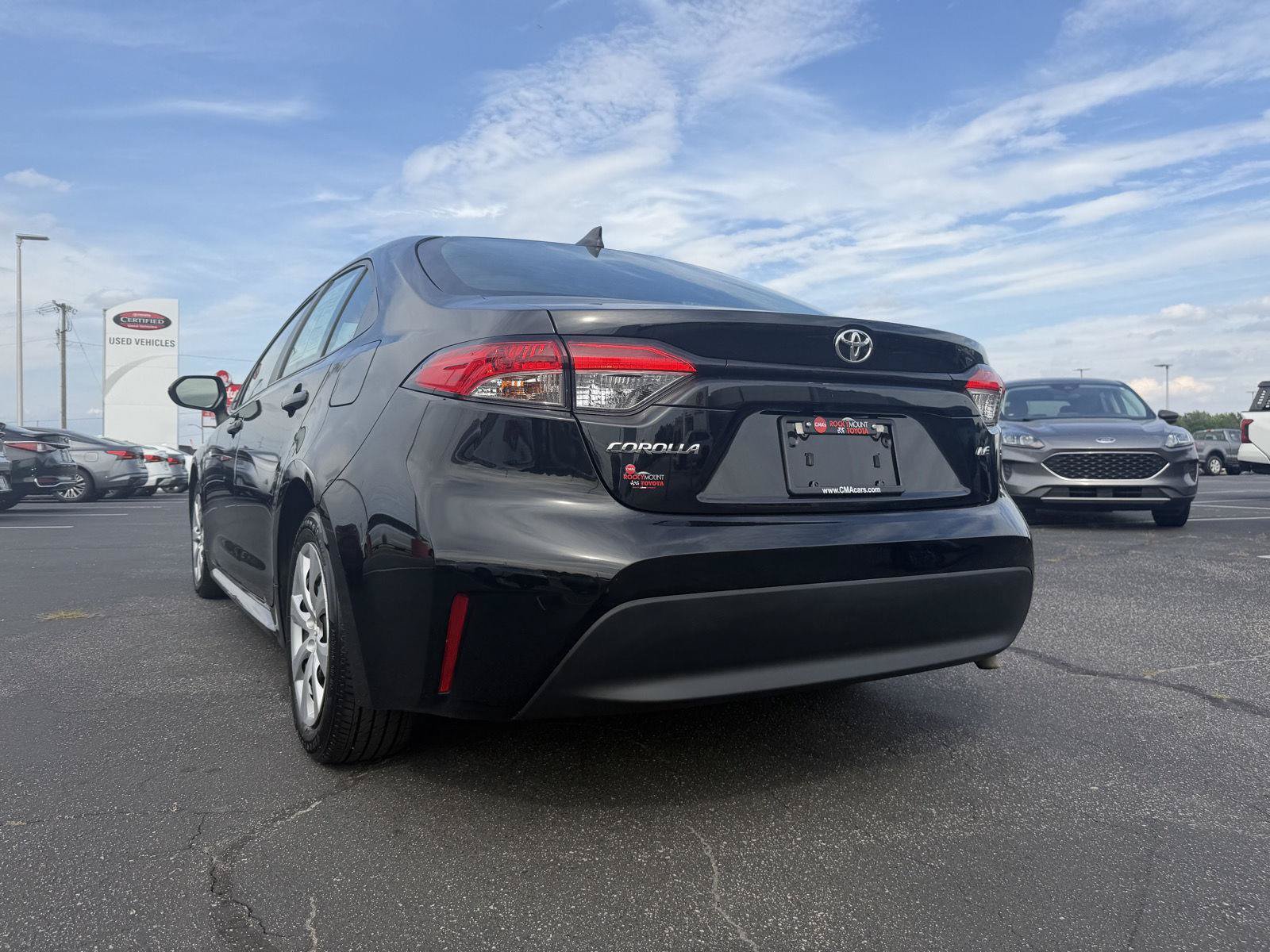 Used 2023 Toyota Corolla LE FWD image 5