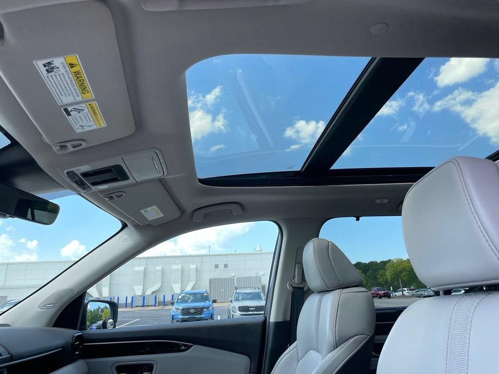 Certified 2024 Honda Pilot Touring image 27