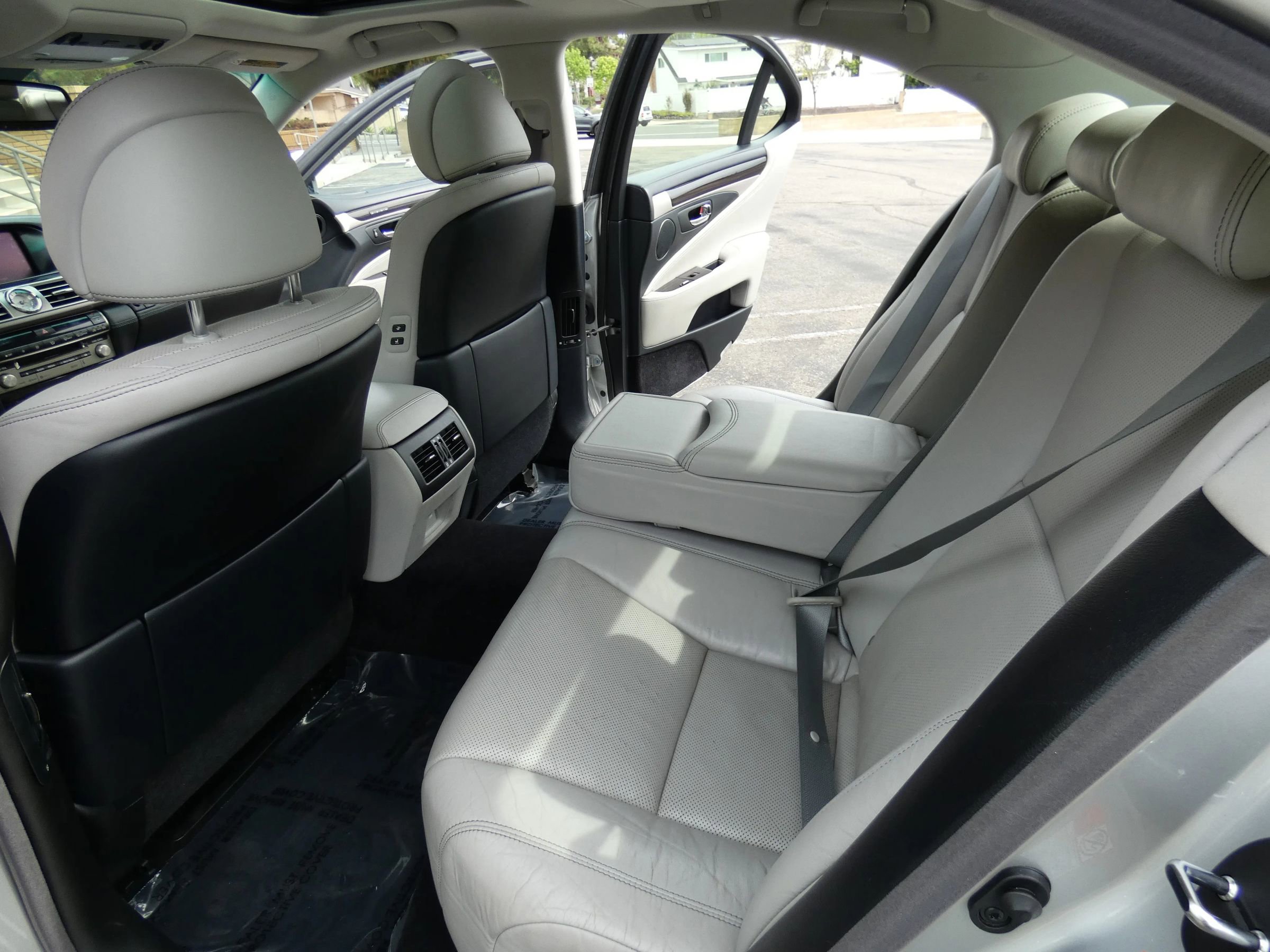 Used 2016 Lexus LS 460 w/ Comfort Package image 50