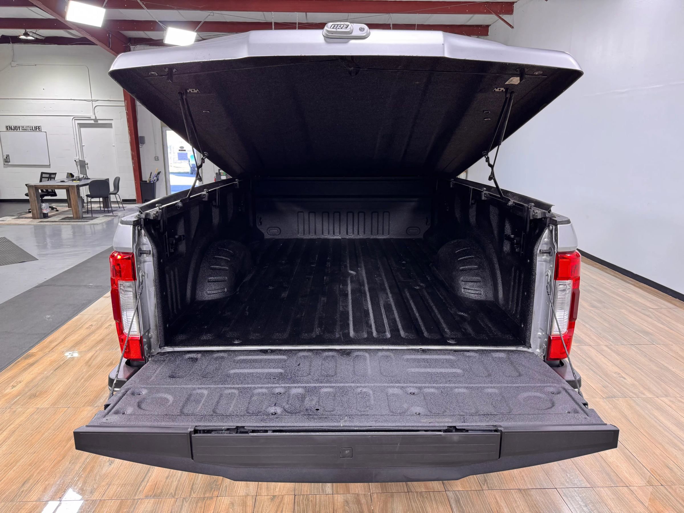 Used 2017 Ford F350 Lariat w/ Lariat Value Package image 8