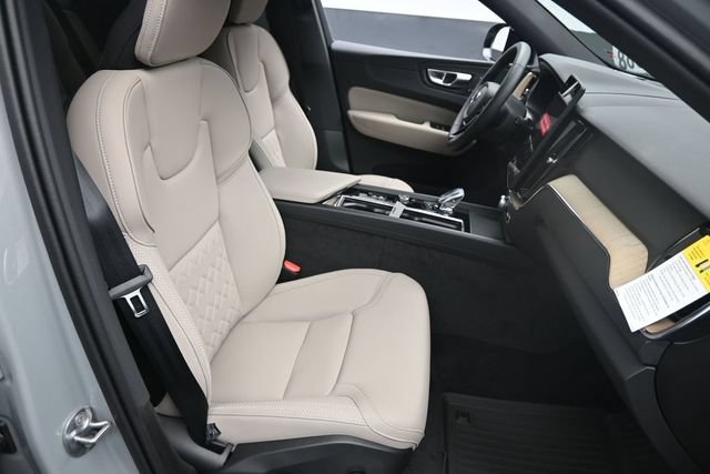 New 2026 Volvo XC60 B5 Plus w/ Protection Package Premier AWD/4WD image 27