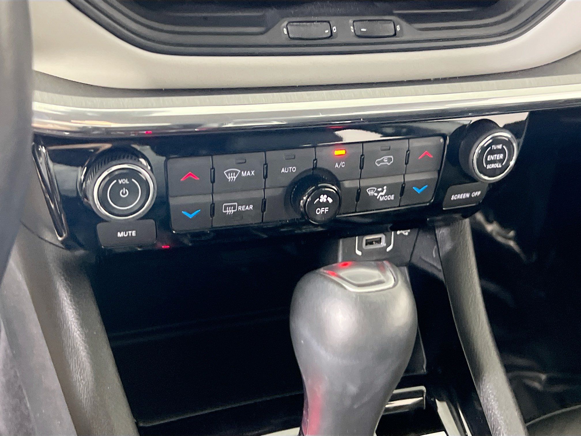 Used 2022 Jeep Compass Limited AWD/4WD image 15