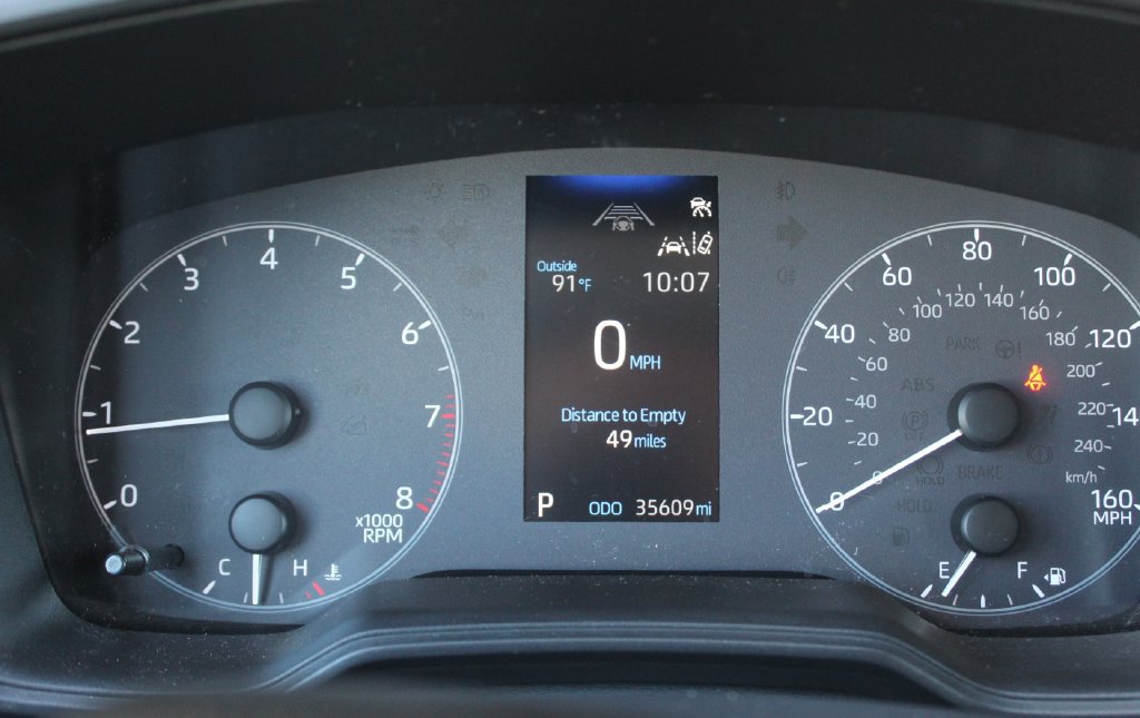 Used 2025 Toyota Corolla LE FWD image 12