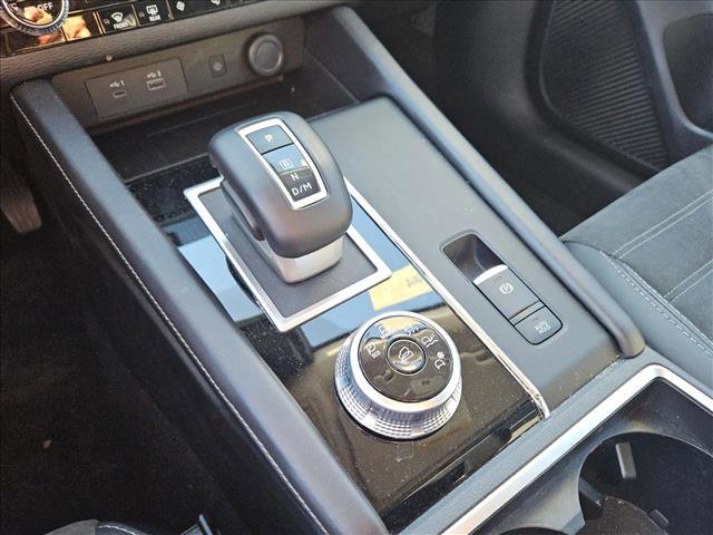 Used 2024 Mitsubishi Outlander SE Black Edition image 9