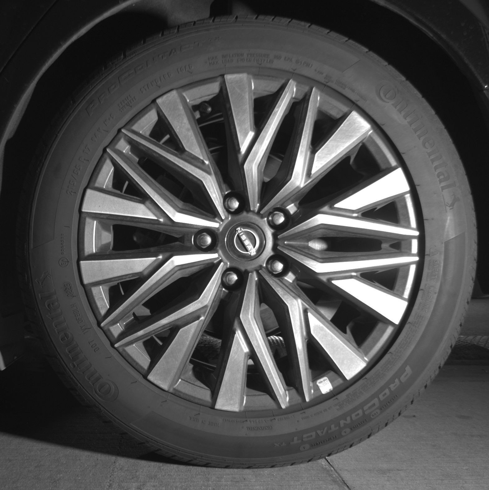 Used 2025 Nissan Altima 2.5 SV FWD image 14