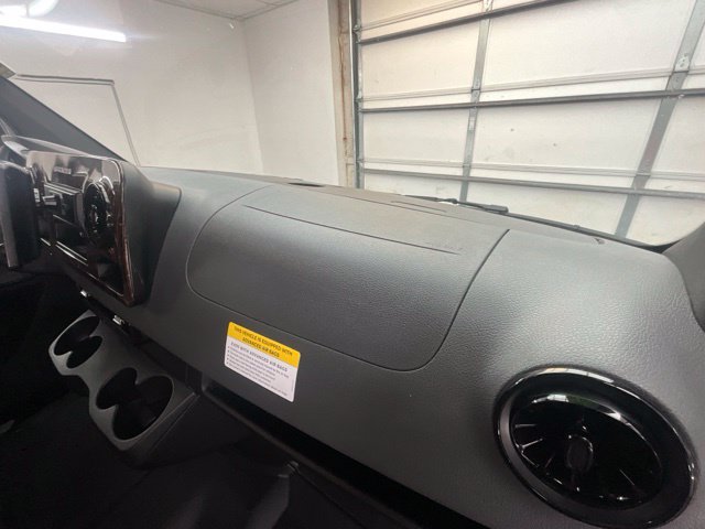 Used 2021 Mercedes-Benz Sprinter 2500 image 13