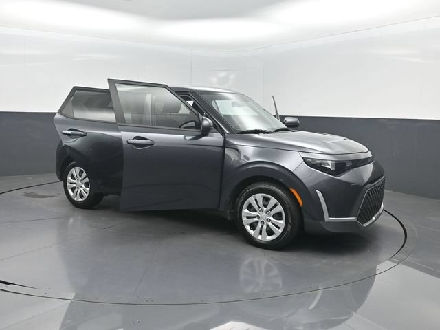 Used 2023 Kia Soul LX FWD image 34