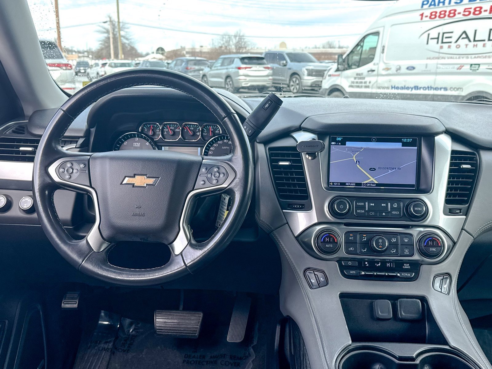 Used 2018 Chevrolet Suburban LT image 25