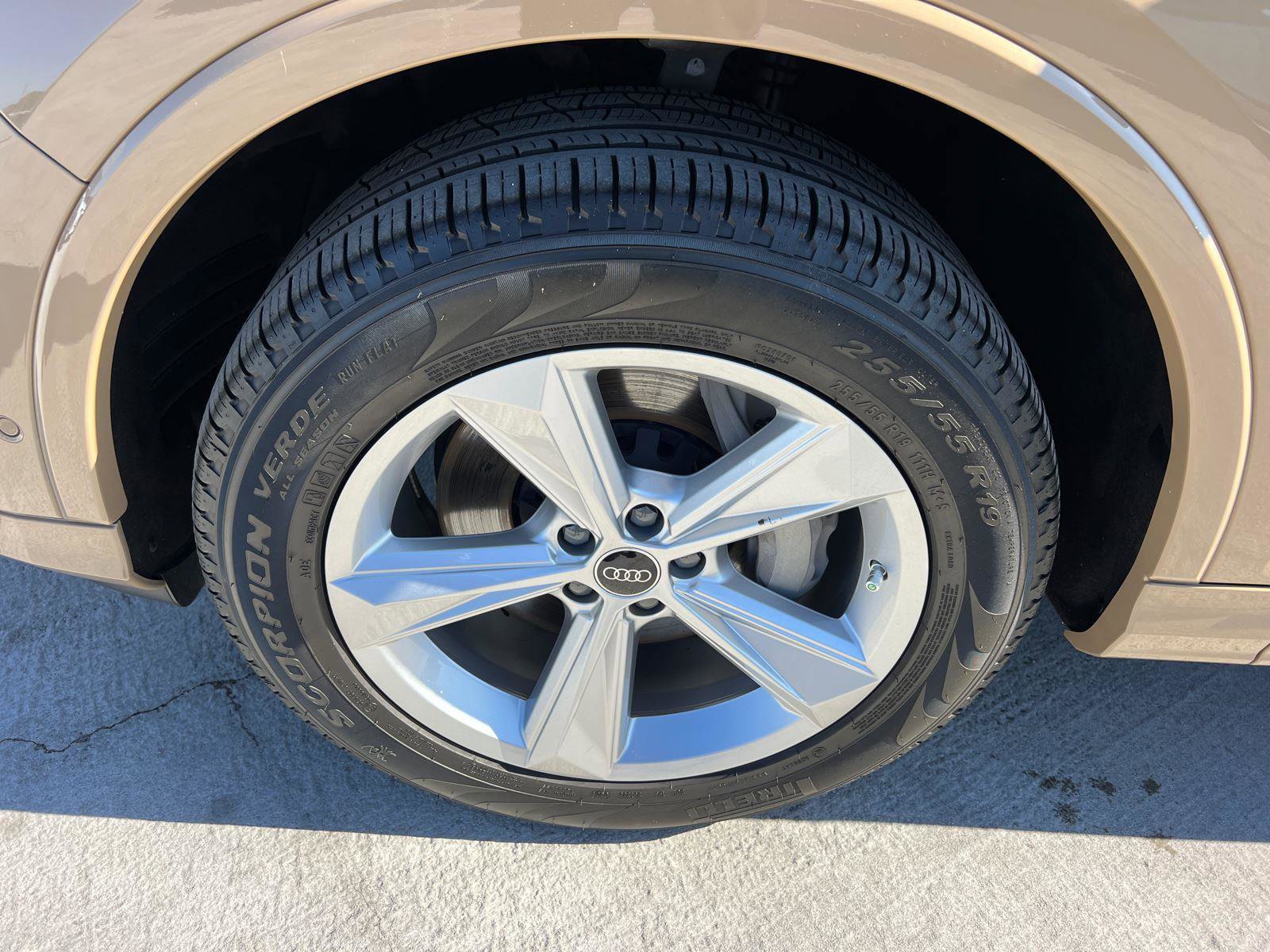 Certified 2025 Audi Q7 3.0T Premium w/ Convenience Package image 11