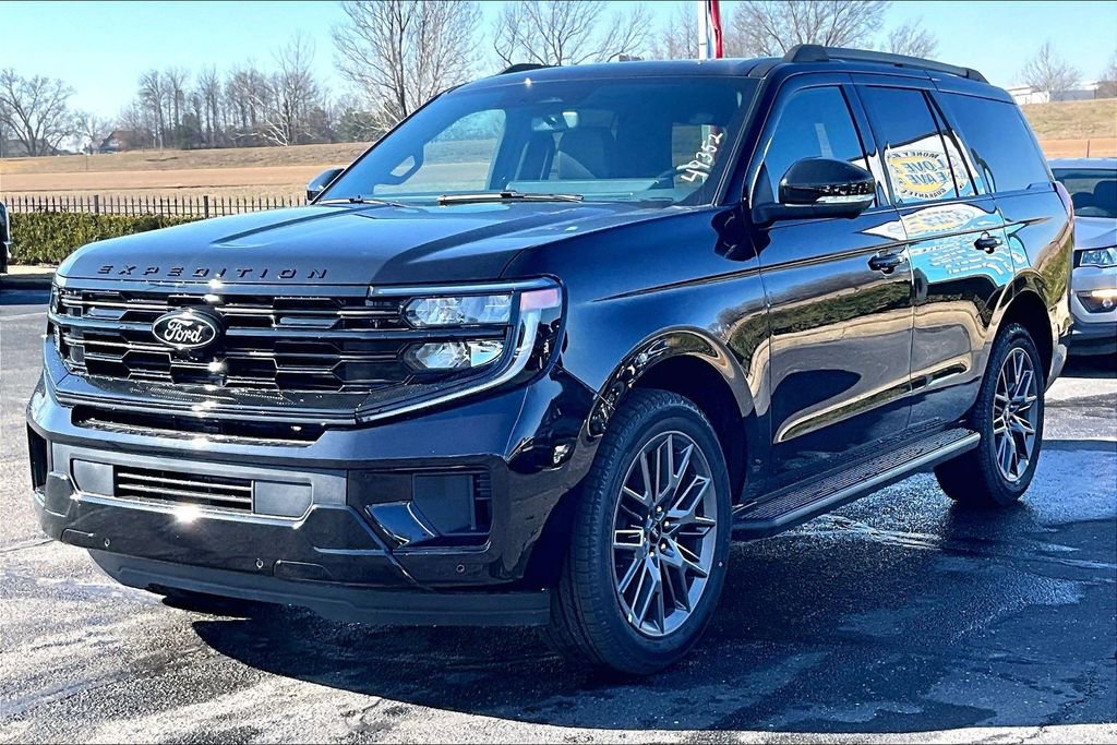 New 2026 Ford Expedition Platinum w/ Stealth Appearance Package image 2