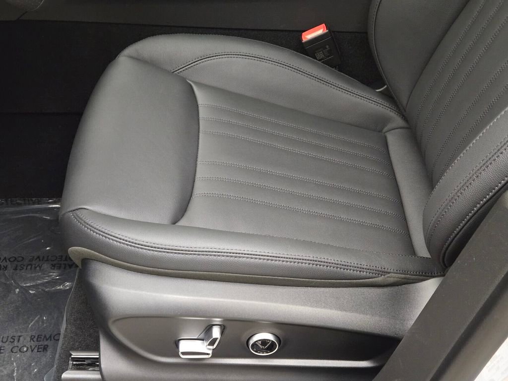 Used 2024 Maserati Grecale GT image 33