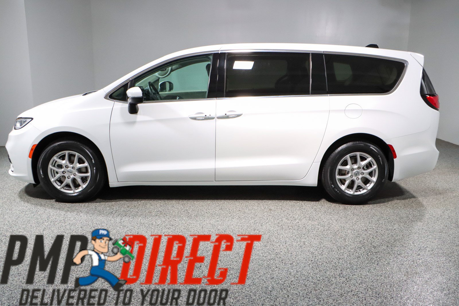 Used 2023 Chrysler Pacifica Touring-L FWD image 10